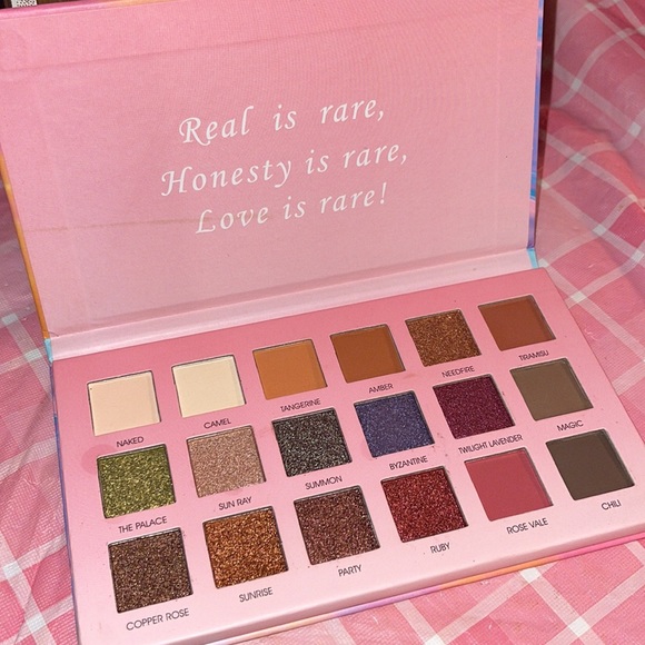 🎈SALE🎈🎀#37.MAKEUP BUNDLE🎀 - Picture 3 of 10